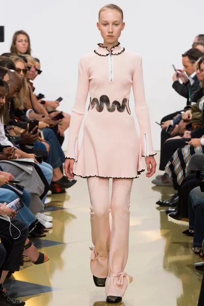 Look 26